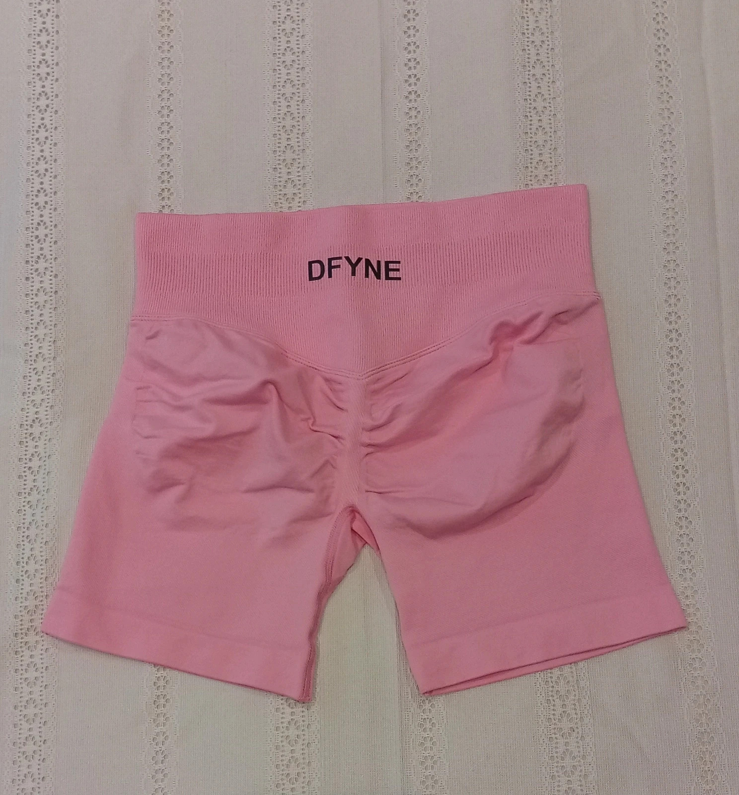 Dfyne Training Shorts – Size S Push-up. Soft, flexible, and flattering fit