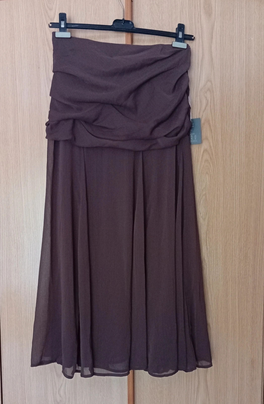 Beautiful long skirt in a rich chocolate brown shade, Size M.