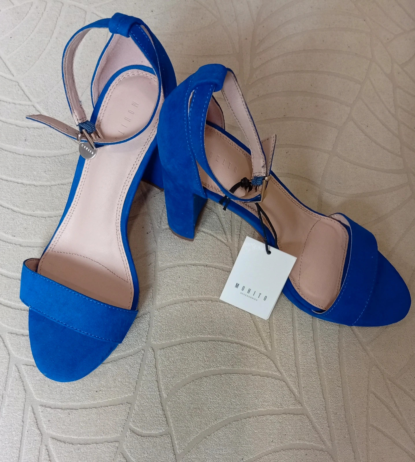 Beautiful electric blue block heel sandals with ankle strap fastening Size 40 – Mohito – taille 40 2