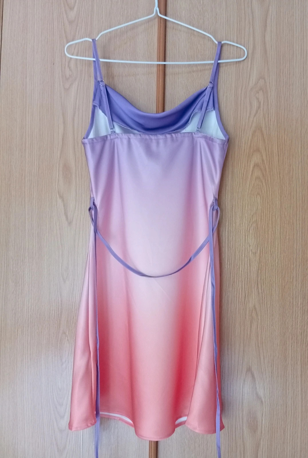 Satin slip mini dress by Cider Beautiful ombré design in purple and orange shades. – Cider – taille S / 36 / 8 3