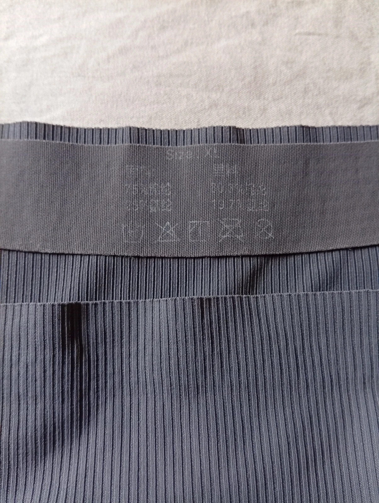 Elegant dark grey sleeveless top with wide straps Size XL – Local – taille XL / 42 / 14 4