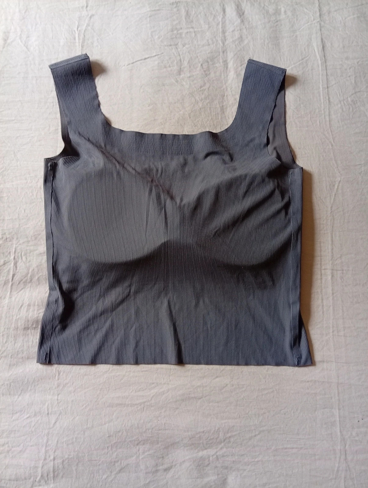 Elegant dark grey sleeveless top with wide straps Size XL – Local – taille XL / 42 / 14 2