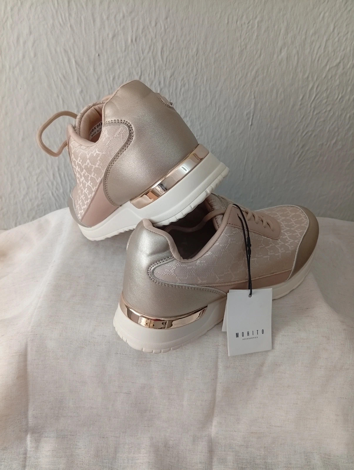 Women’s Mohito sneakers size 41 Elegant beige/gold design – Mohito – taille 41 3