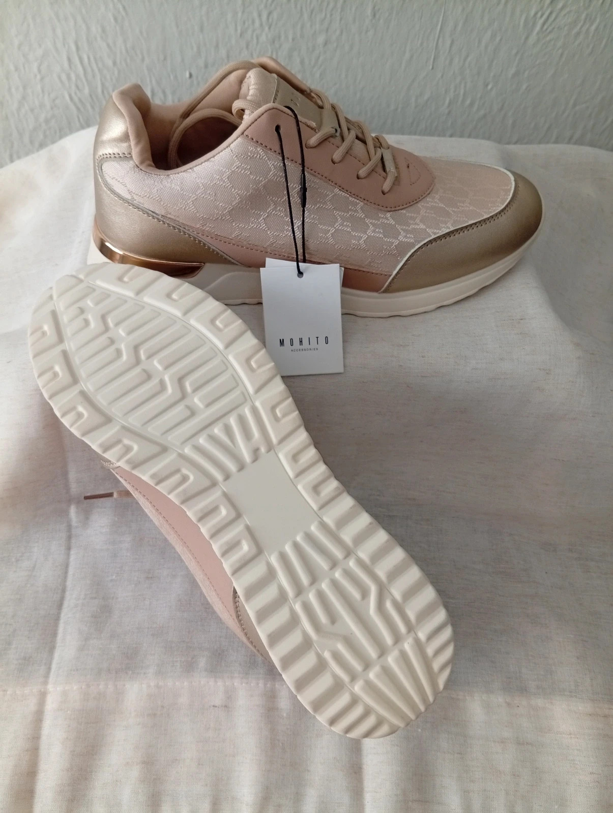 Women’s Mohito sneakers size 41 Elegant beige/gold design – Mohito – taille 41 4