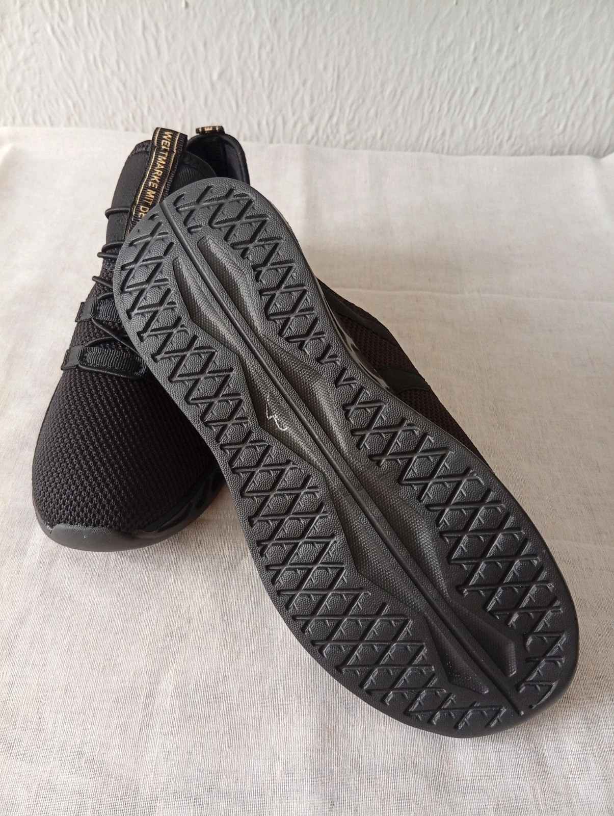 Black women’s sneakers Lightweight wide sole for better stability and comfort – taille 37 2