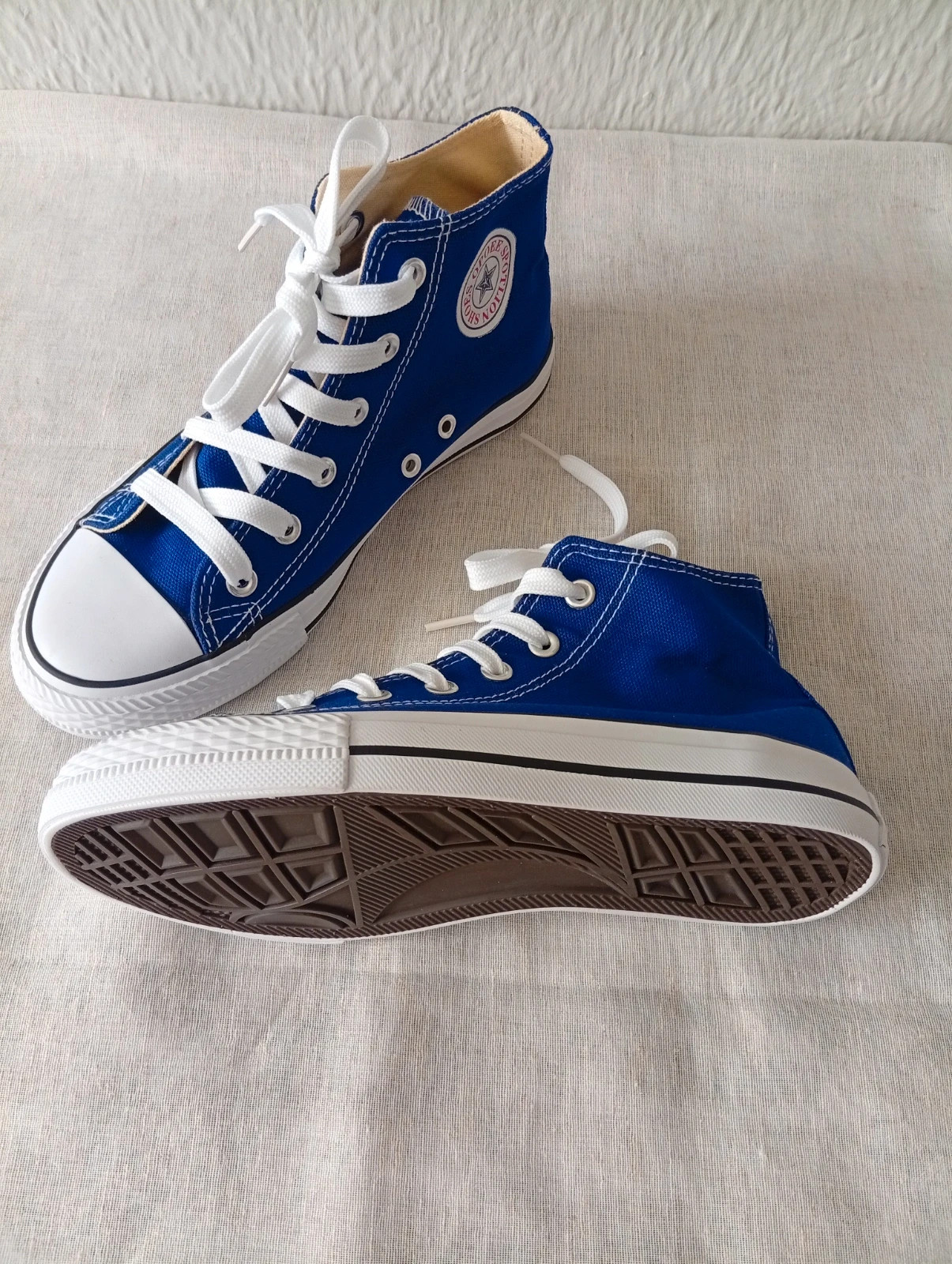 Electric blue Converse-style sneakers Size 35-36 Perfect for casual outfits – taille 35 3