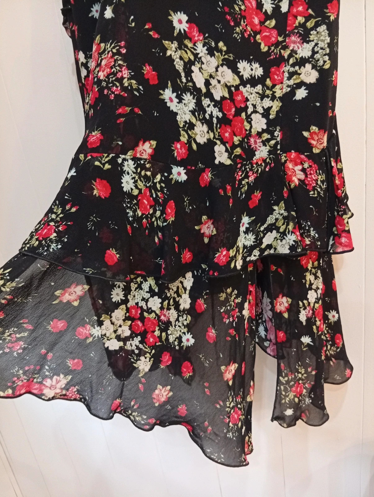 Floral dress by Cortefiel Size S-M. Thin straps, beautiful asymmetric ruffle detail – Cortefiel – taille M / 38 / 10 3