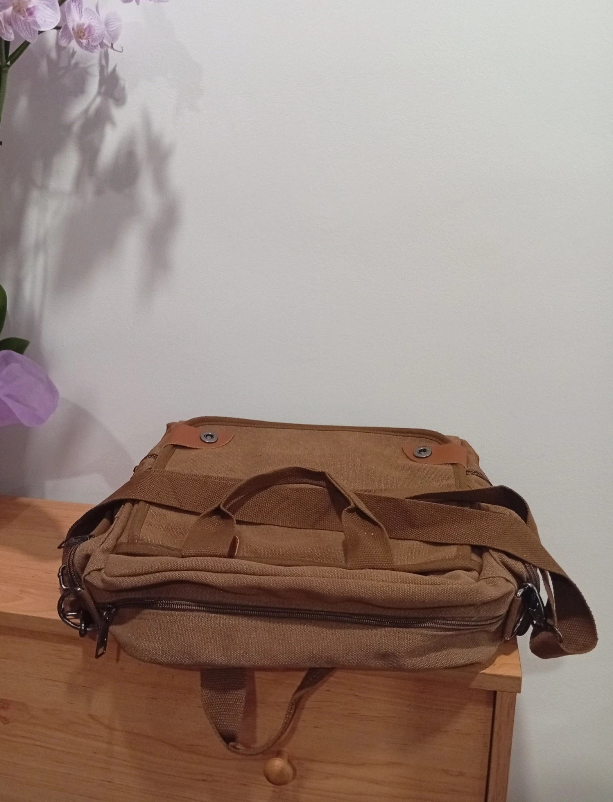 Men’s bag Modern and practical design, perfect for everyday use or short trips. 5