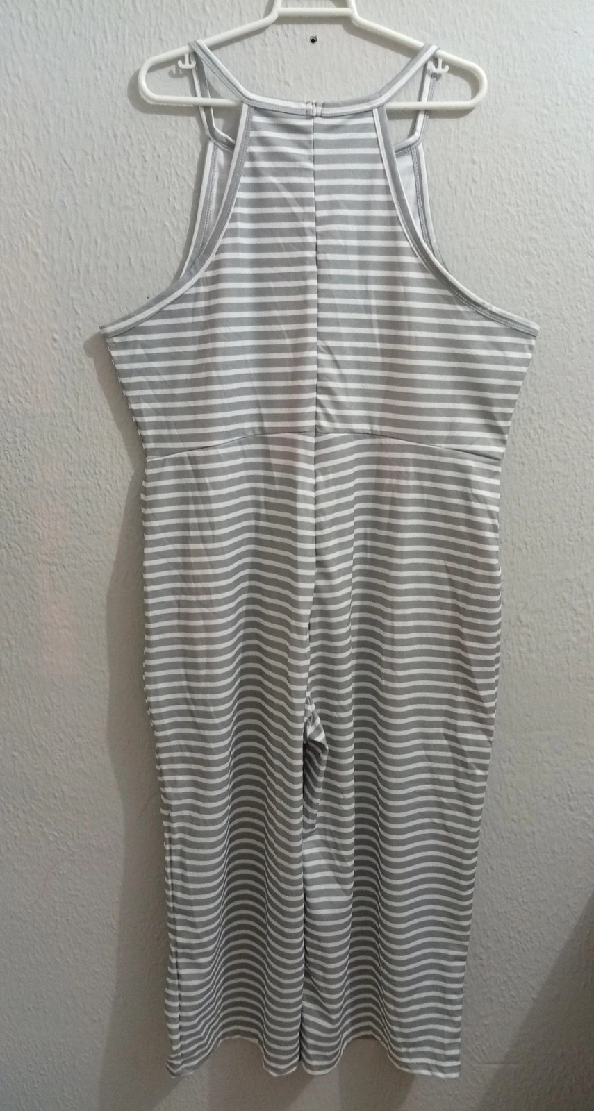 Mono sin mangas, con bolsillos laterales y cinturón ajustable en la cintura. Size XL. – Amazon – taille XL / 42 / 14 5