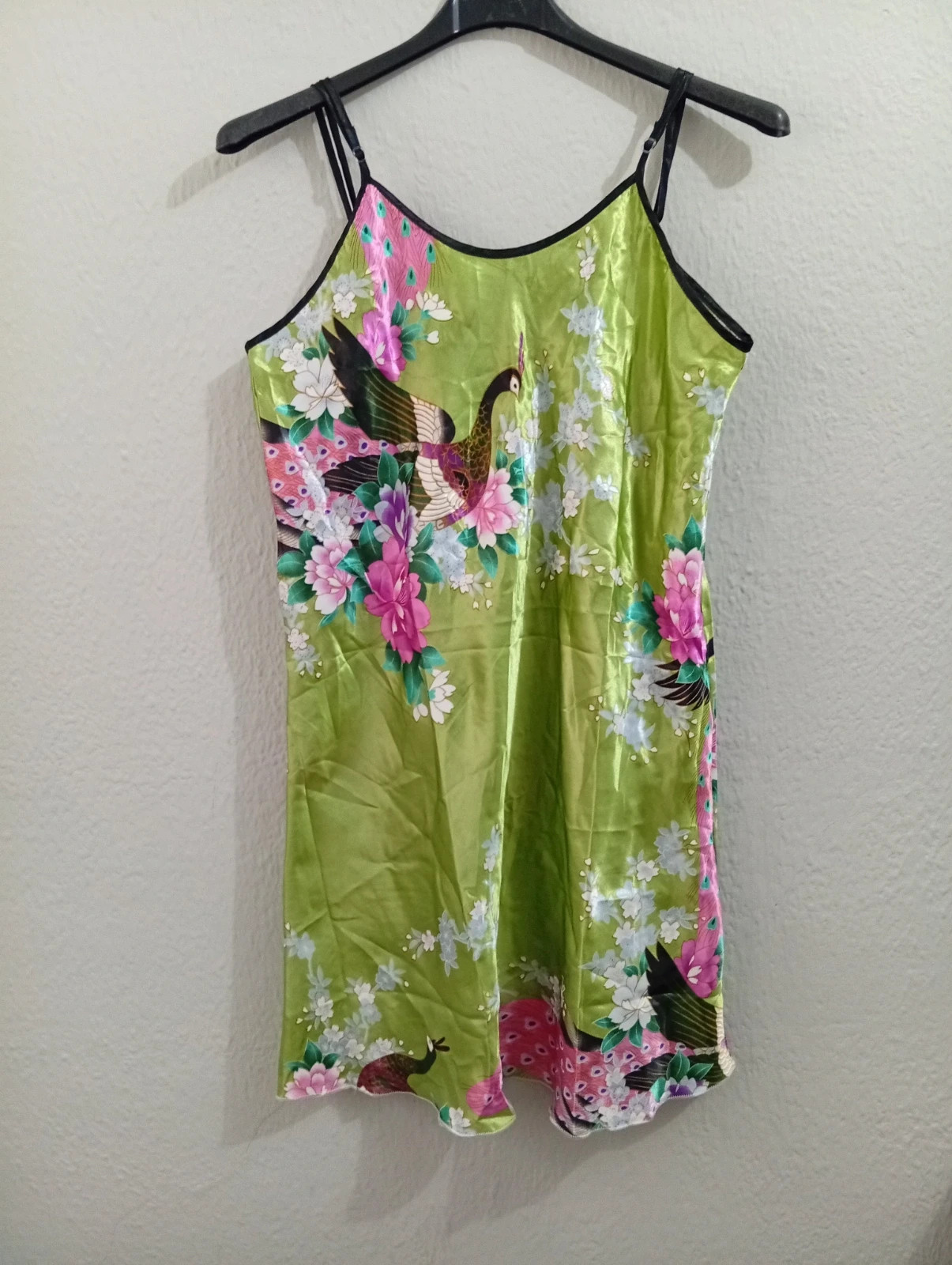 New satin nightdress and robe set, size M. Elegant floral and peacock print – taille M / 38 / 10 2