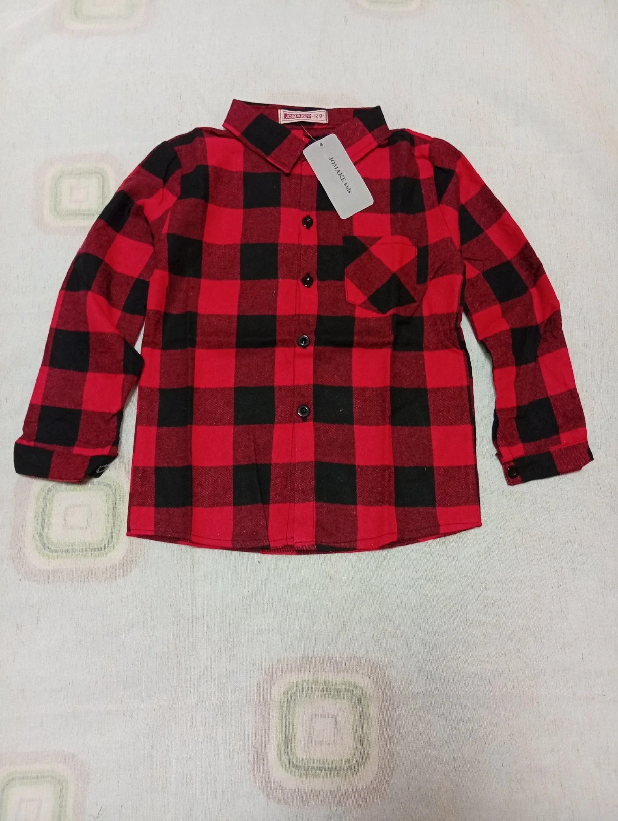 Red and black checkered shirt for kids, size 120 cm – taille 5 ans / 110 cm
