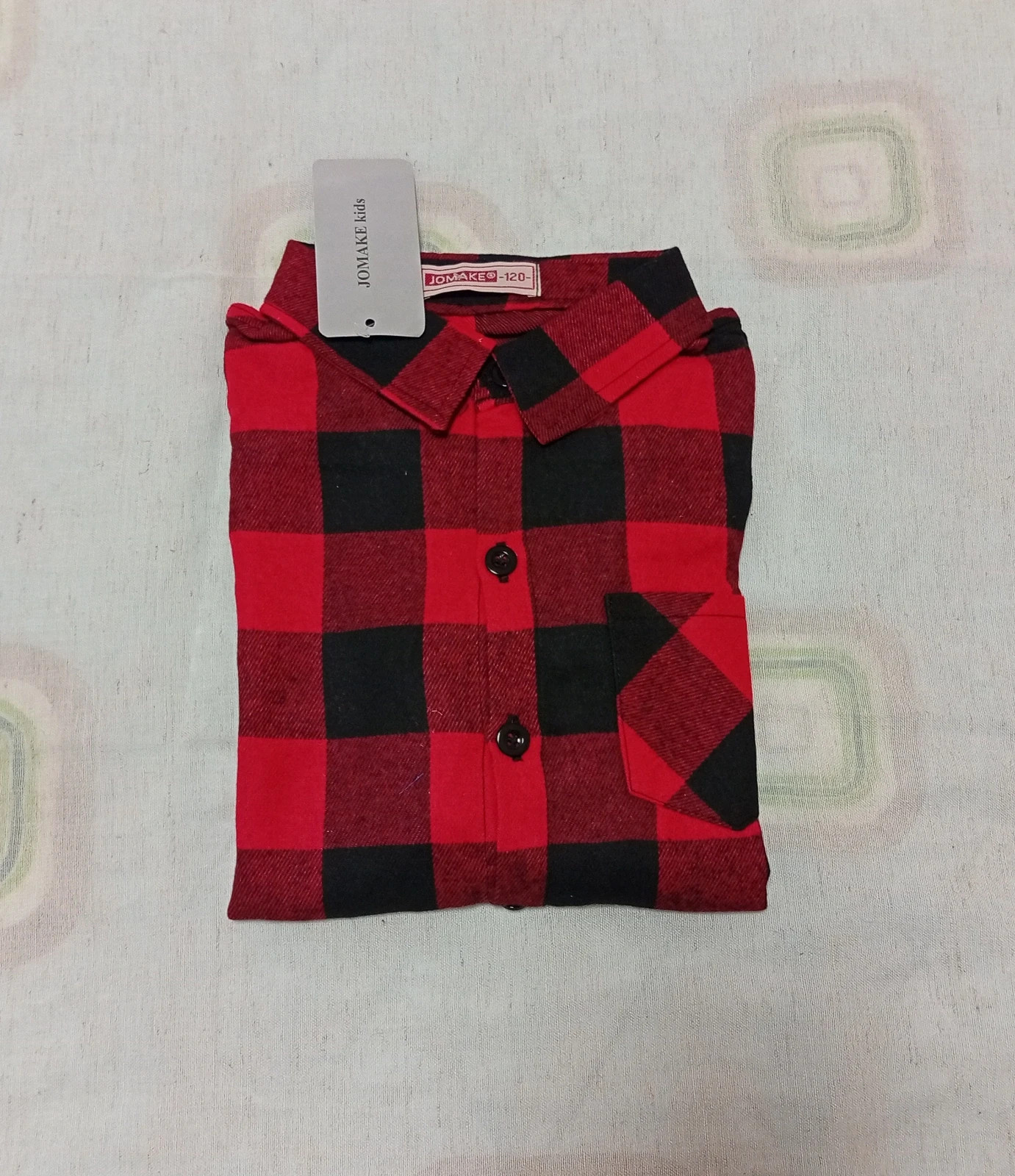 Red and black checkered shirt for kids, size 120 cm – taille 5 ans / 110 cm 3
