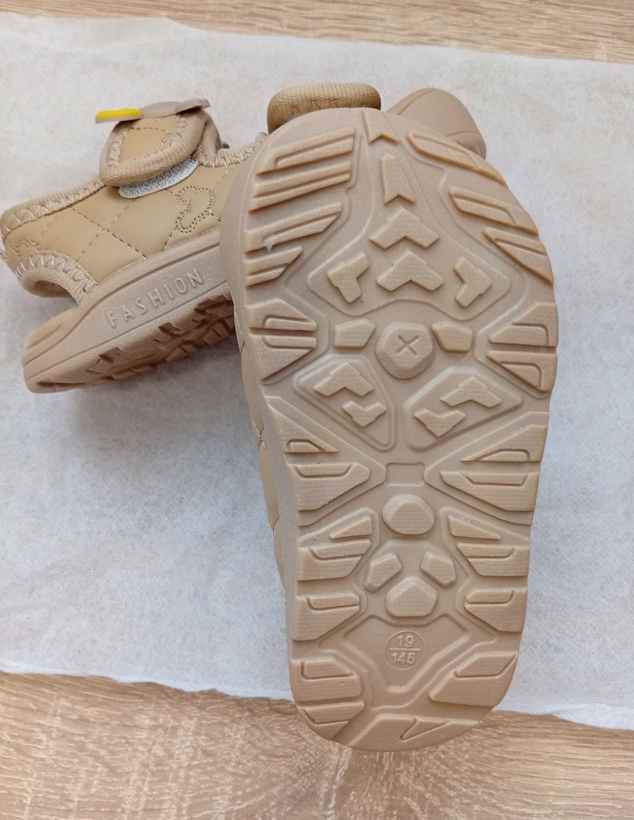 Adorable baby sandals featuring a cute teddy bear design – My Fashion – taille 19 3