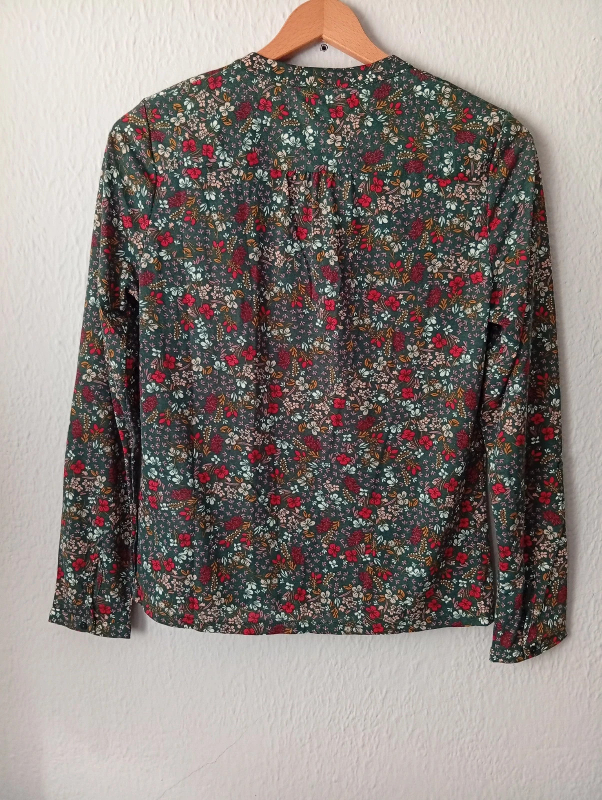 Floral blouse Camaieu size M Long sleeves, lightweight and easy to style with jeans or skirts. – Camaïeu – taille M / 38 / 10 3