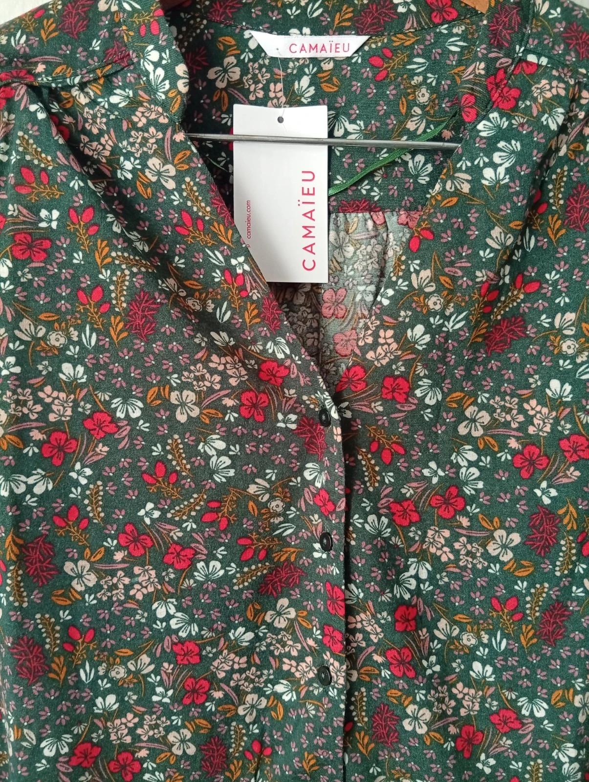 Floral blouse Camaieu size M Long sleeves, lightweight and easy to style with jeans or skirts. – Camaïeu – taille M / 38 / 10 2