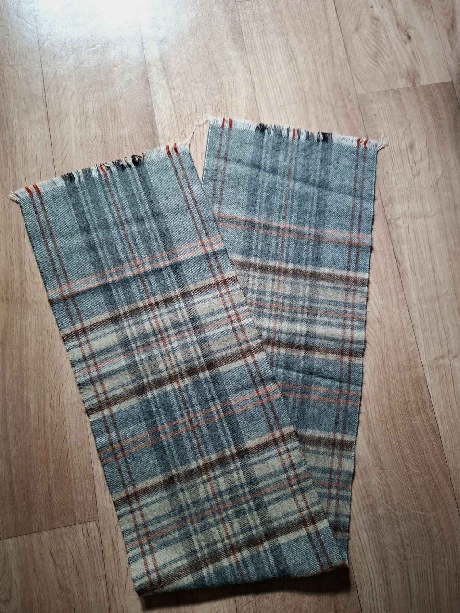 Écharpe vintage douce et chaude à motif carreaux / tartan ​Jolie écharpe vintage