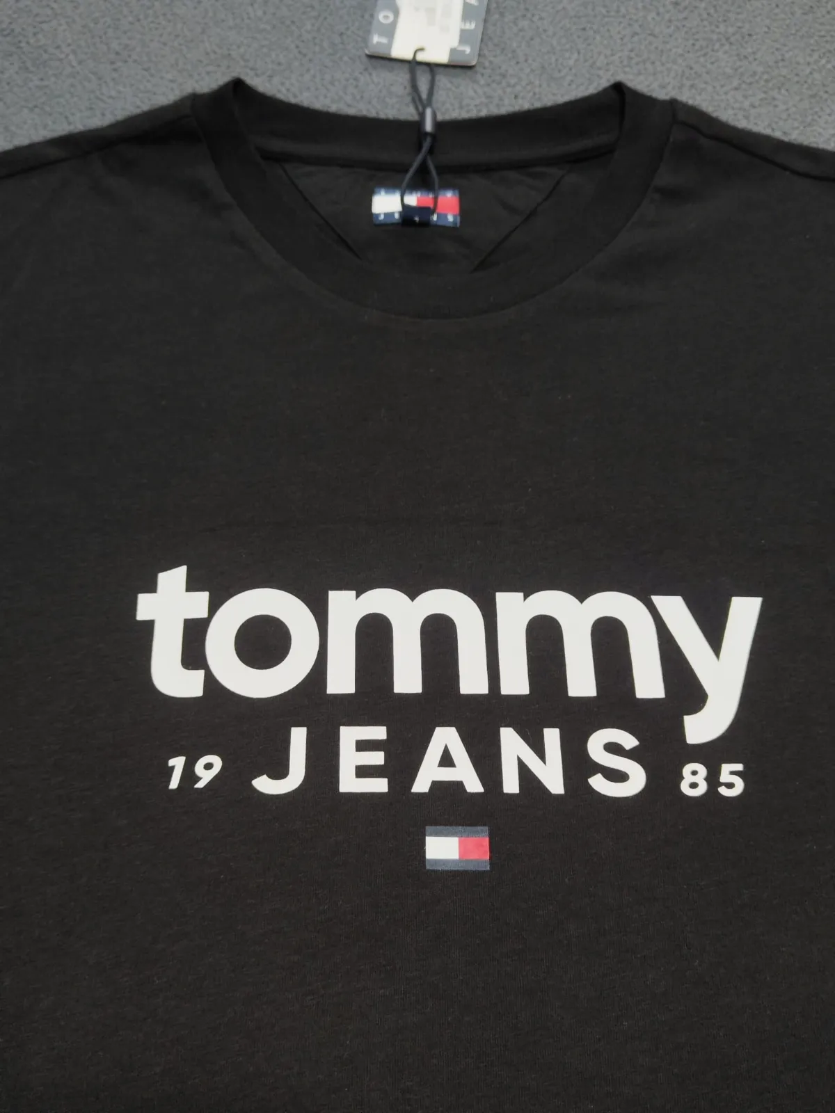 T-shirt noir Tommy Jeans logo imprimer – Tommy Jeans – taille L 2