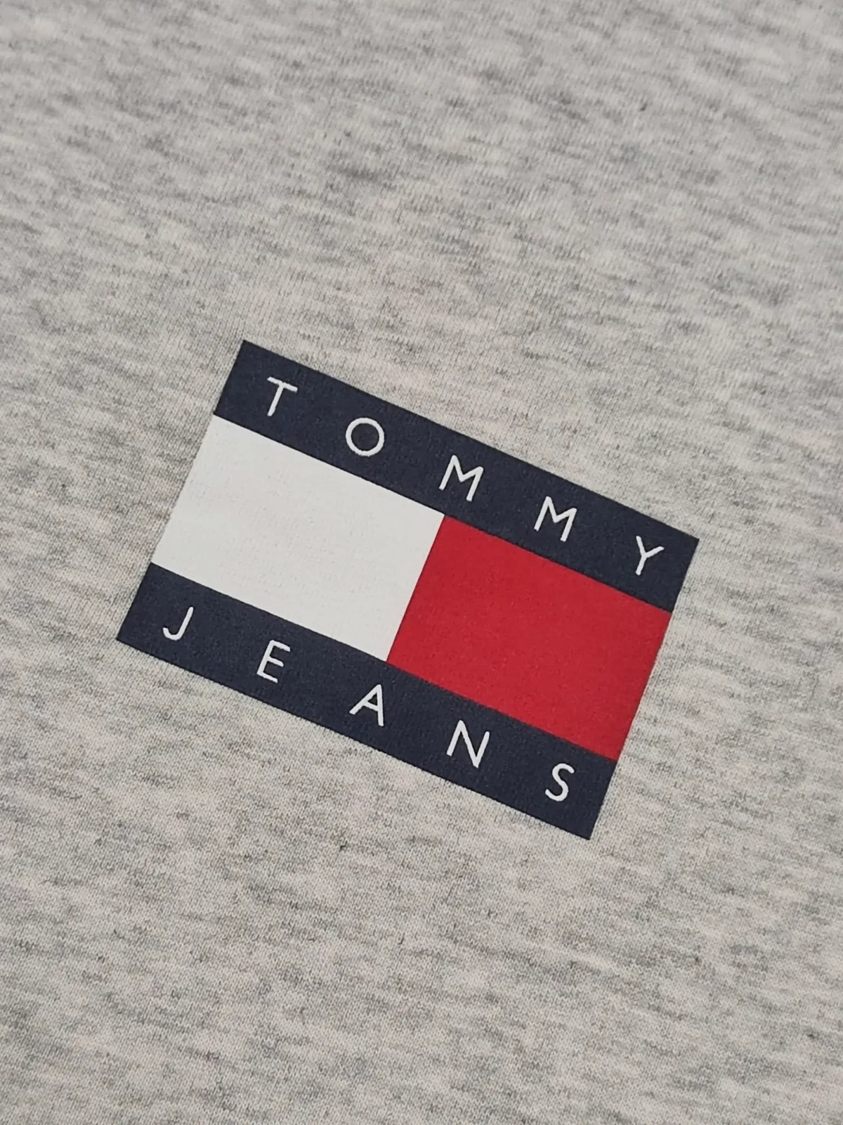 T-shirt Tommy Jeans gris clair à logo – Tommy Jeans – taille XL 3