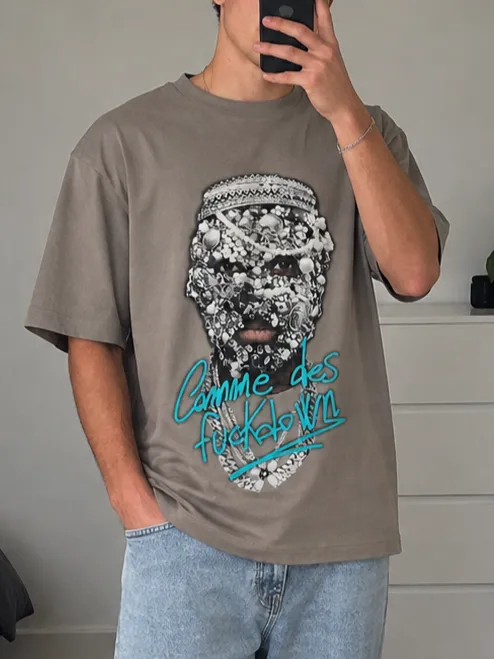T-shirt Comme des Fuckdown taupe imprimé