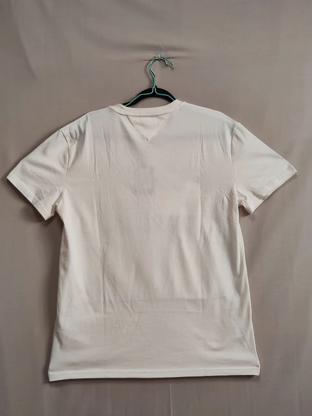 T-shirt blanc Tommy Jeans taille M – Tommy Hilfiger – taille M 5