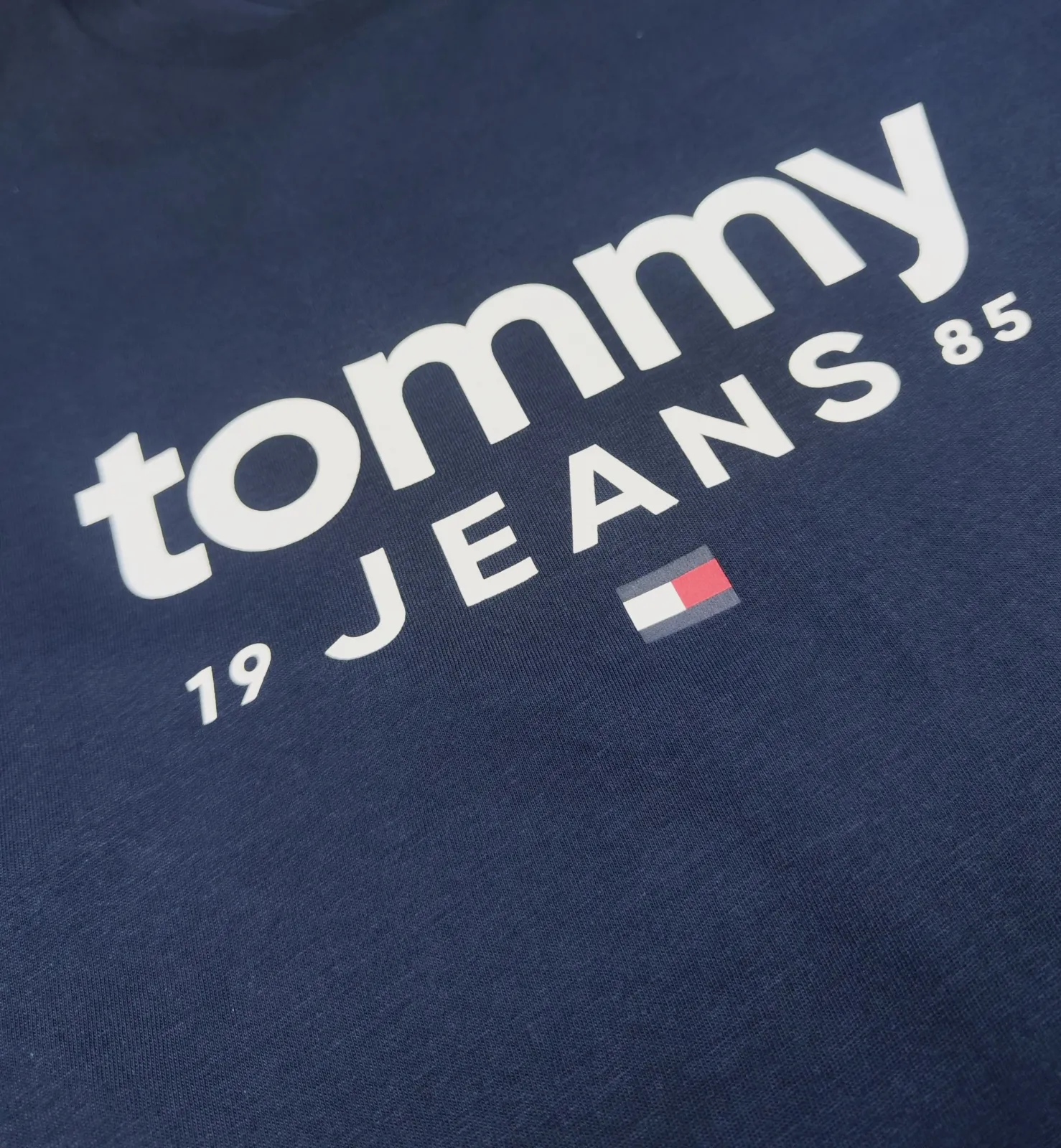 T-shirt Tommy Jeans Bleu Marine Imprimé Logo – Tommy Jeans – taille L 2
