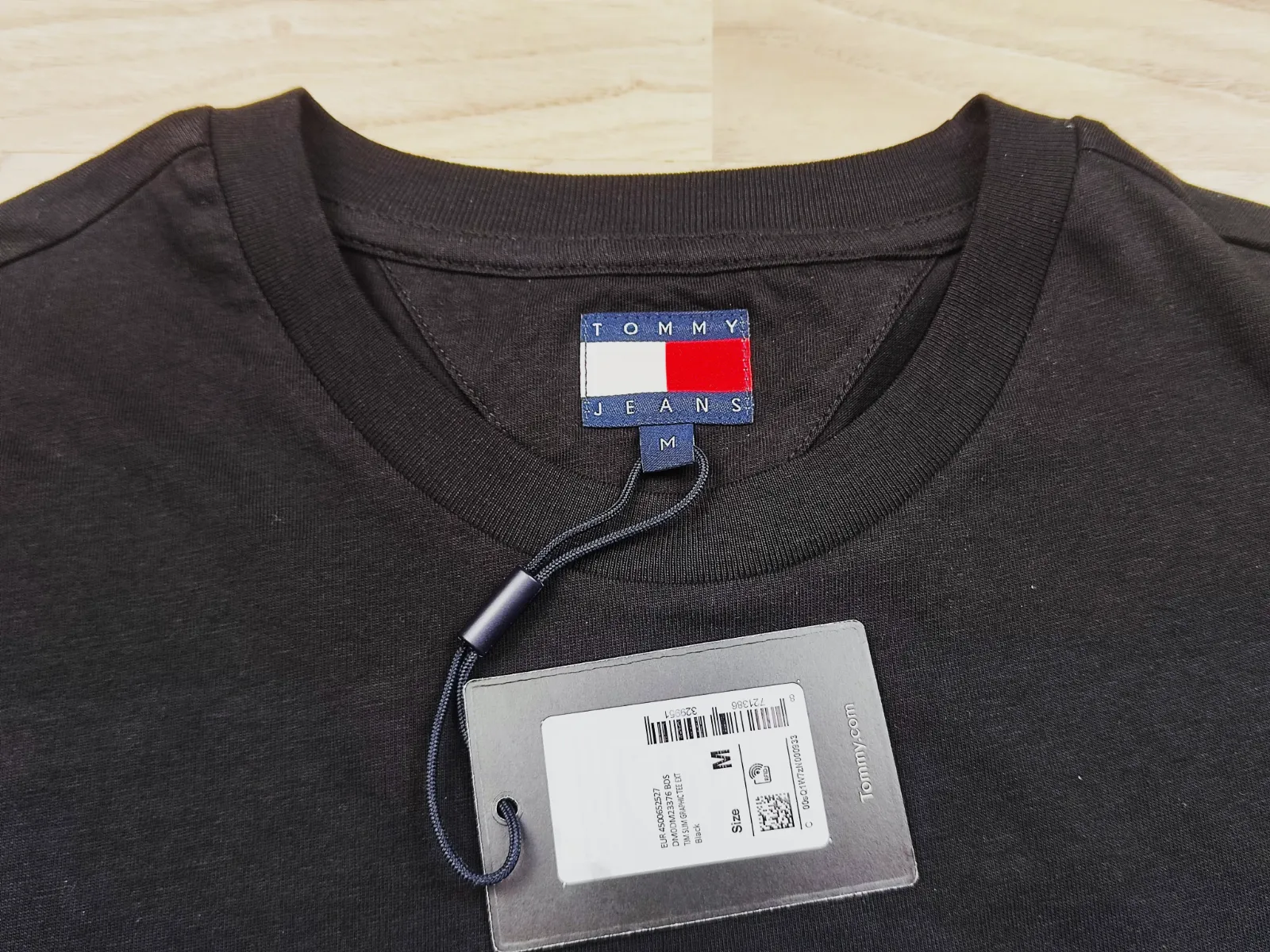 T-shirt noir Tommy Jeans taille M – Tommy Jeans – taille M 3