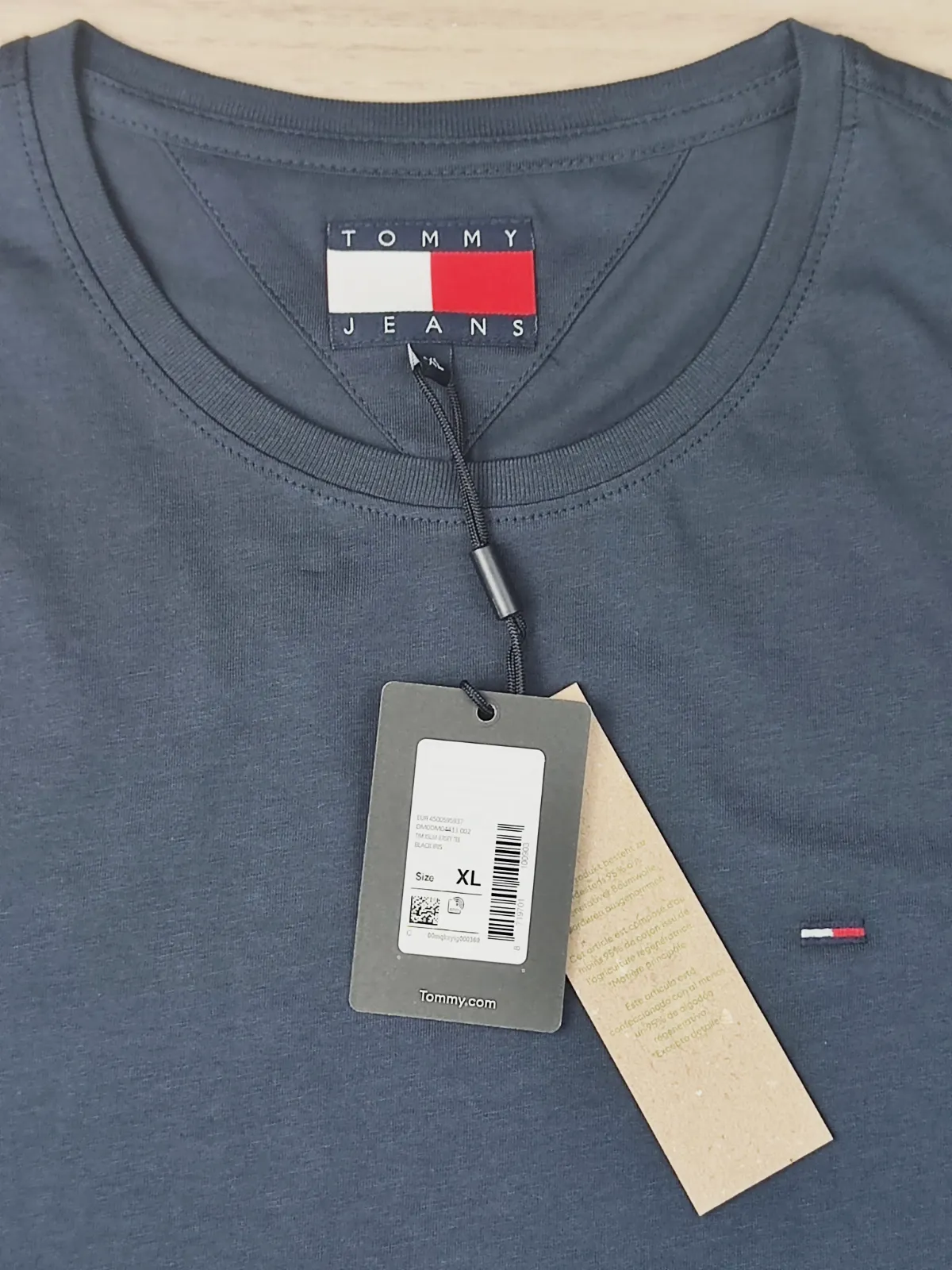 T-shirt Tommy Jeans bleu marine taille XL neuf avec étiquette – Tommy Jeans – taille XL 5