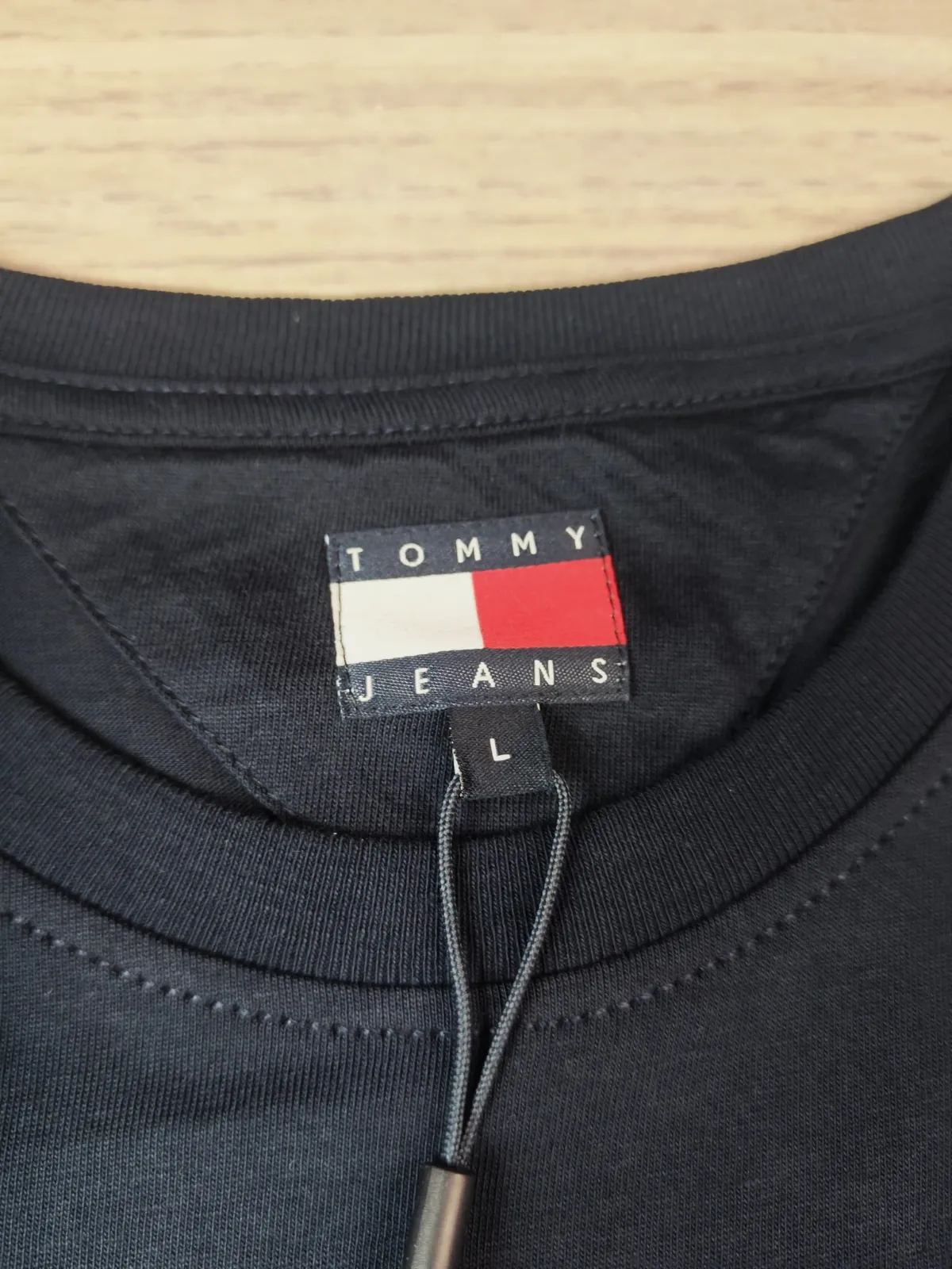 T-shirt bleu marine Tommy Jeans taille L – Tommy Hilfiger – taille L 2