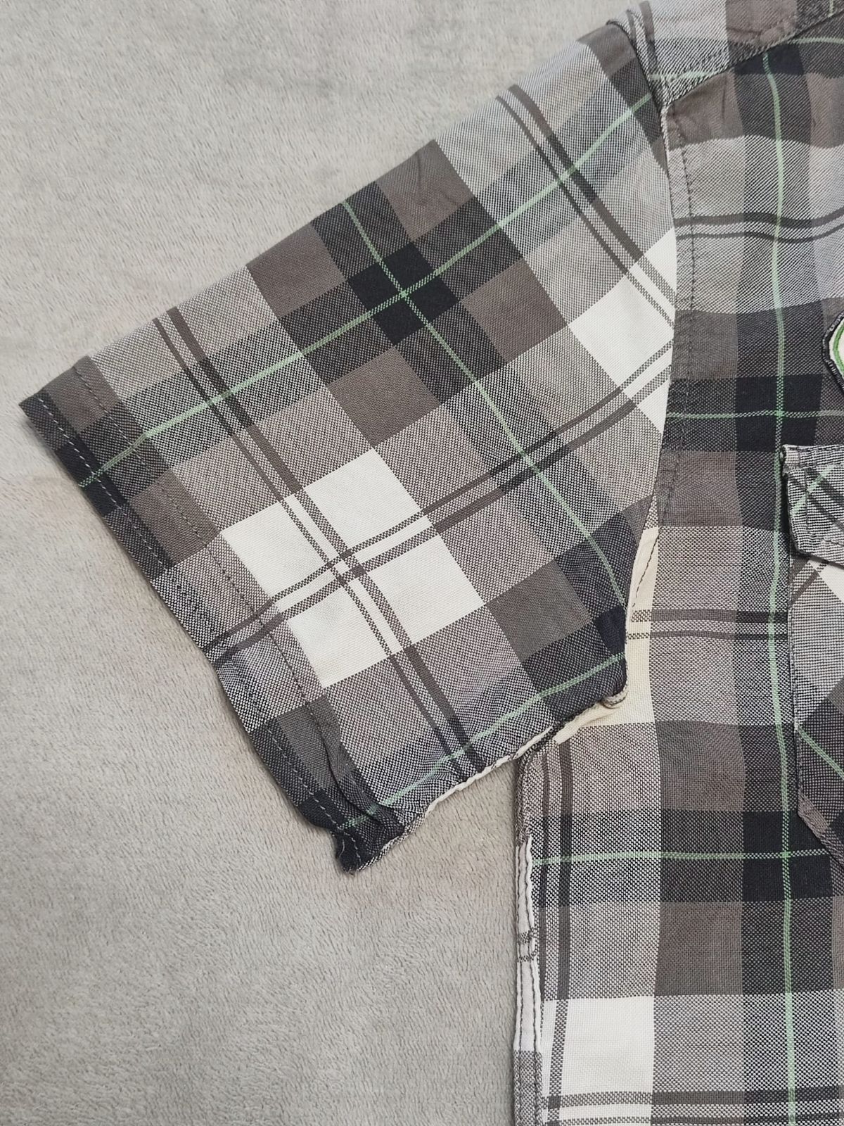Chemise à carreaux manches courtes noire et grise – OWK – taille M 3