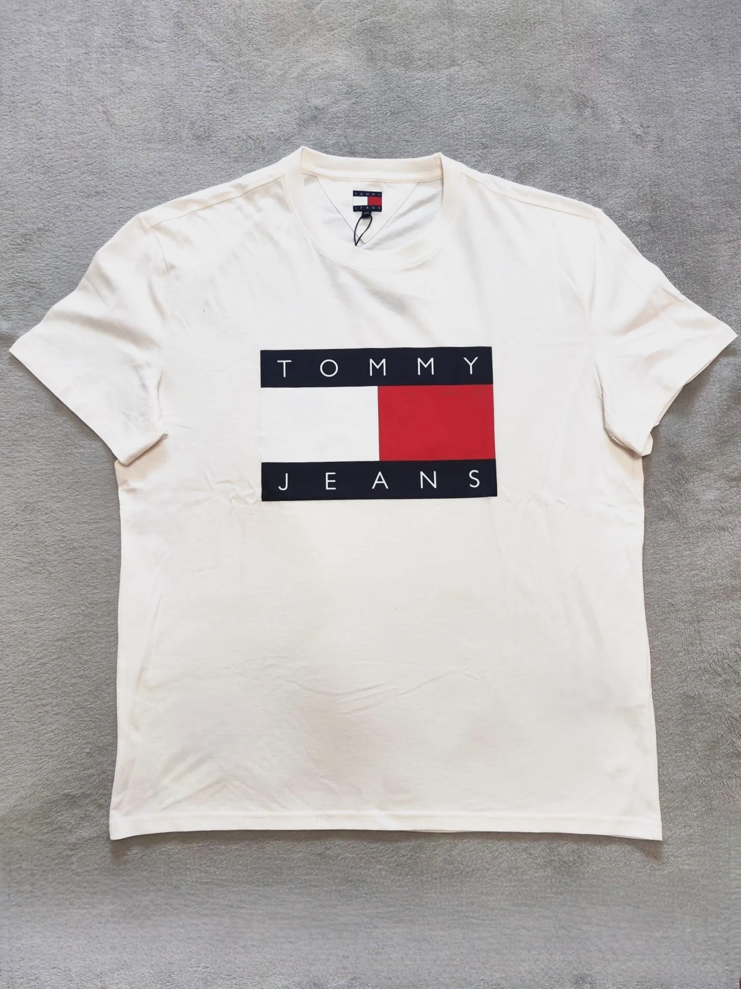 T-shirt Tommy Jeans Blanc avec Grand Logo Flag