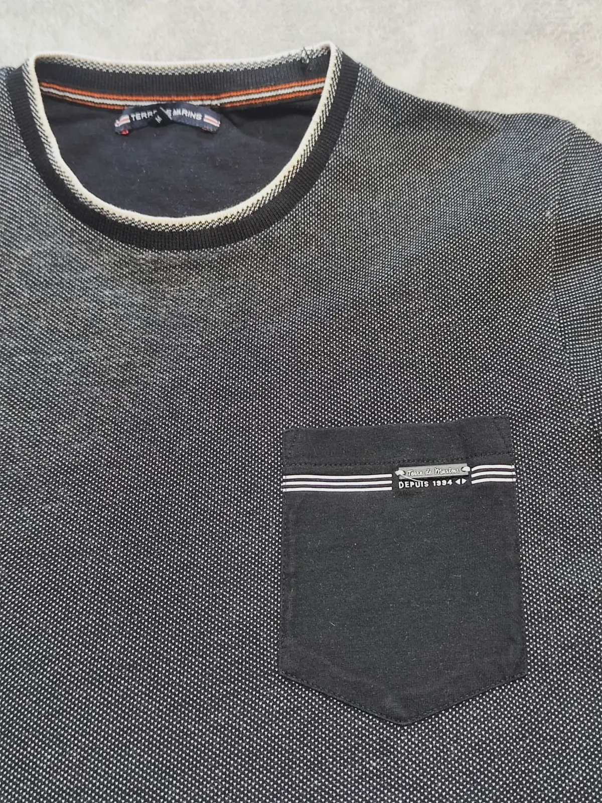 T-shirt Terre de Marins noir à poche – Terre de Marins – taille M 2