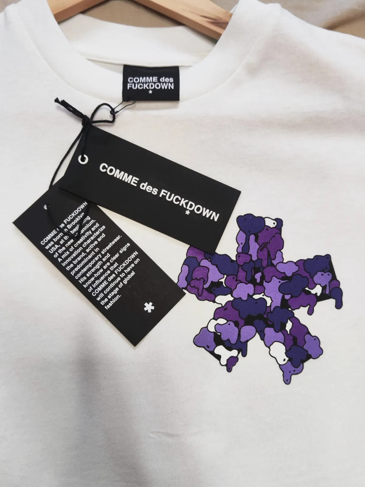 T-shirt blanc imprimé violet Comme des Garçons – Comme des Garçons – taille S 5