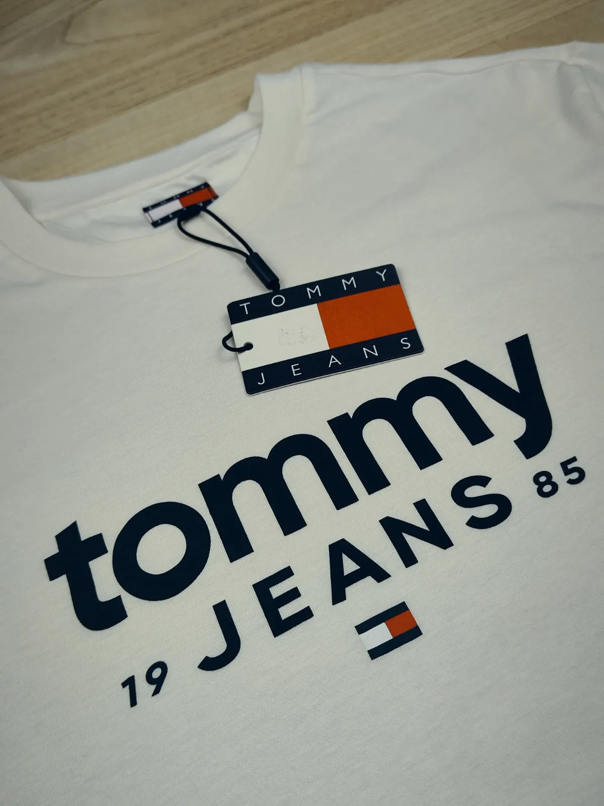 T-shirt Tommy Jeans DM SUM Graphic Tee blanc taille M – Tommy Hilfiger – taille M 2