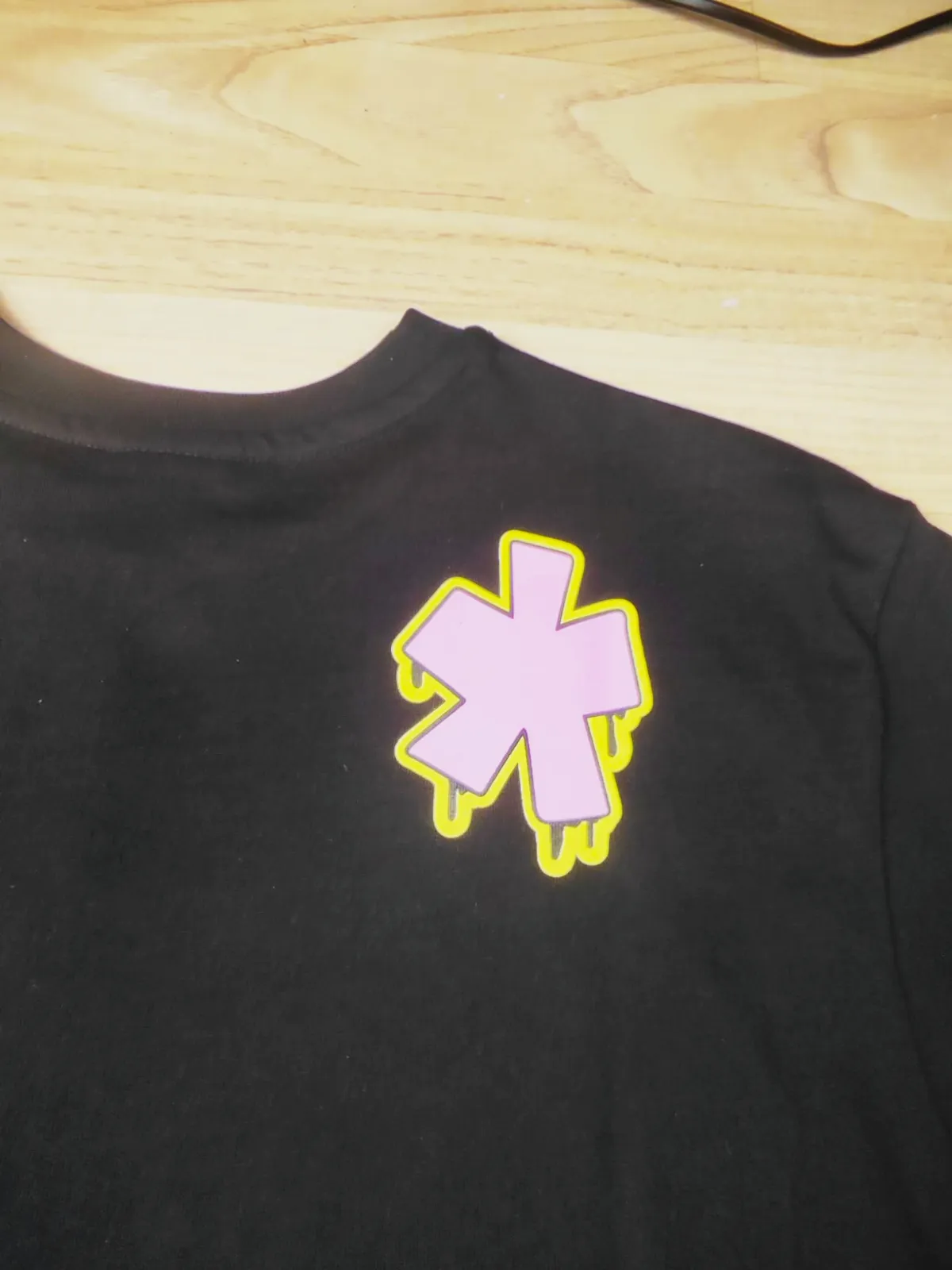 T-shirt Comme des Fuckdown noir imprimé graffiti – Comme des Fuckdown – taille L 5