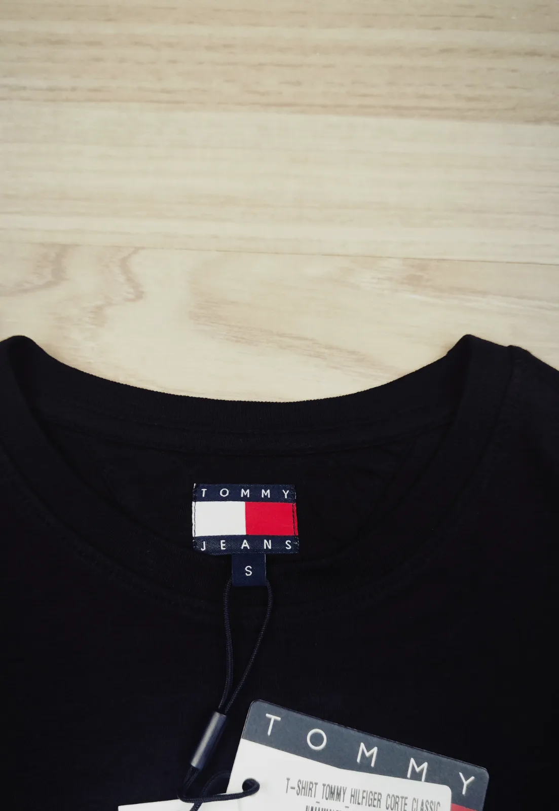 T-shirt Tommy Hilfiger noir – Tommy Hilfiger – taille S 4