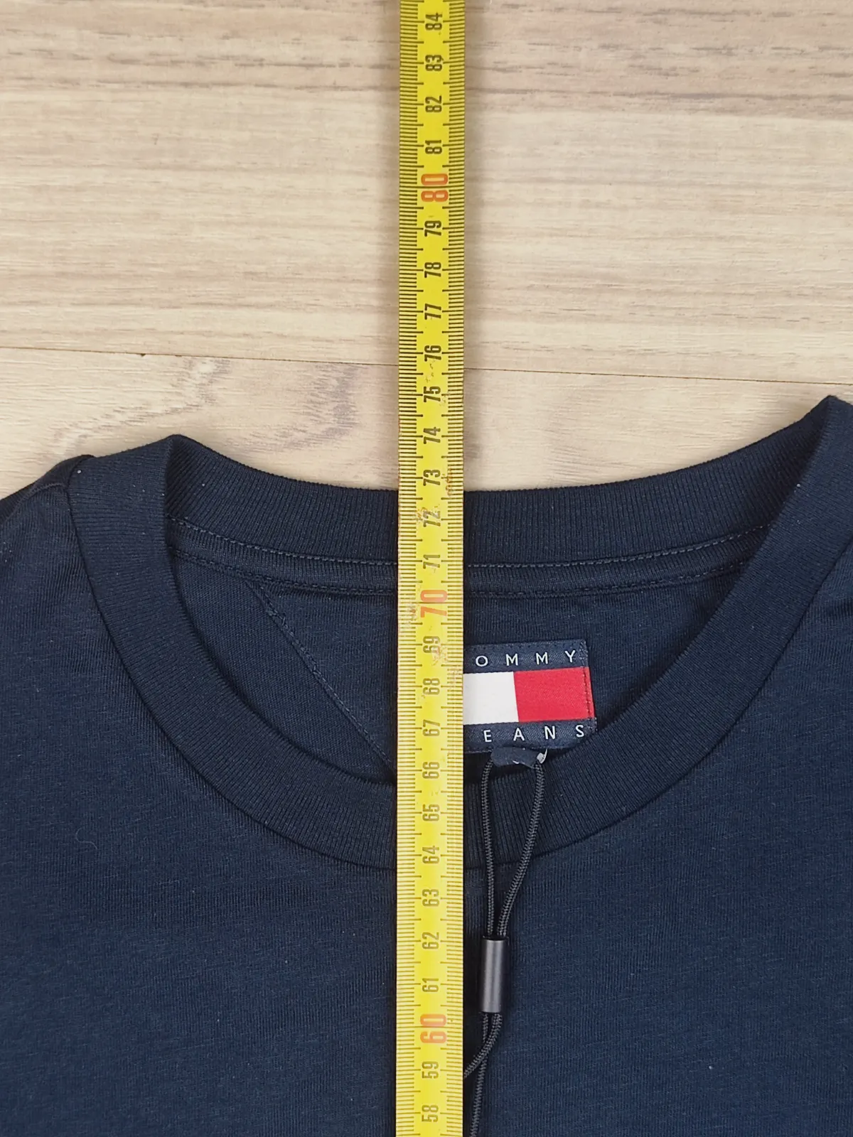 T-shirt bleu marine Tommy Jeans taille M – Tommy Hilfiger – taille M 7