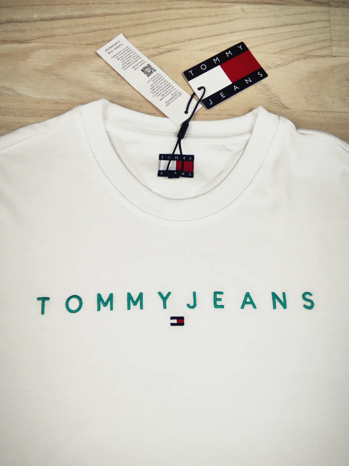 T-shirt Tommy Jeans blanc brodé – Tommy Jeans – taille L 2