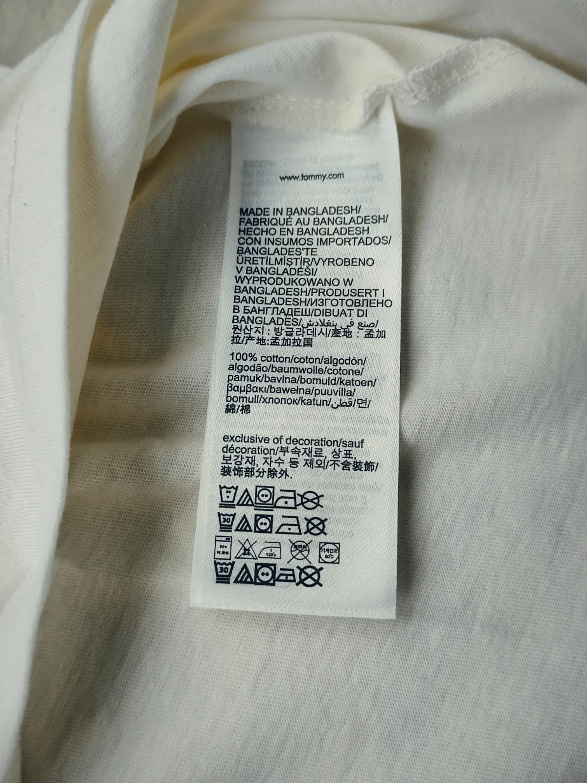 T-shirt Tommy Jeans blanc imprimé taille M – Tommy Hilfiger – taille M 4