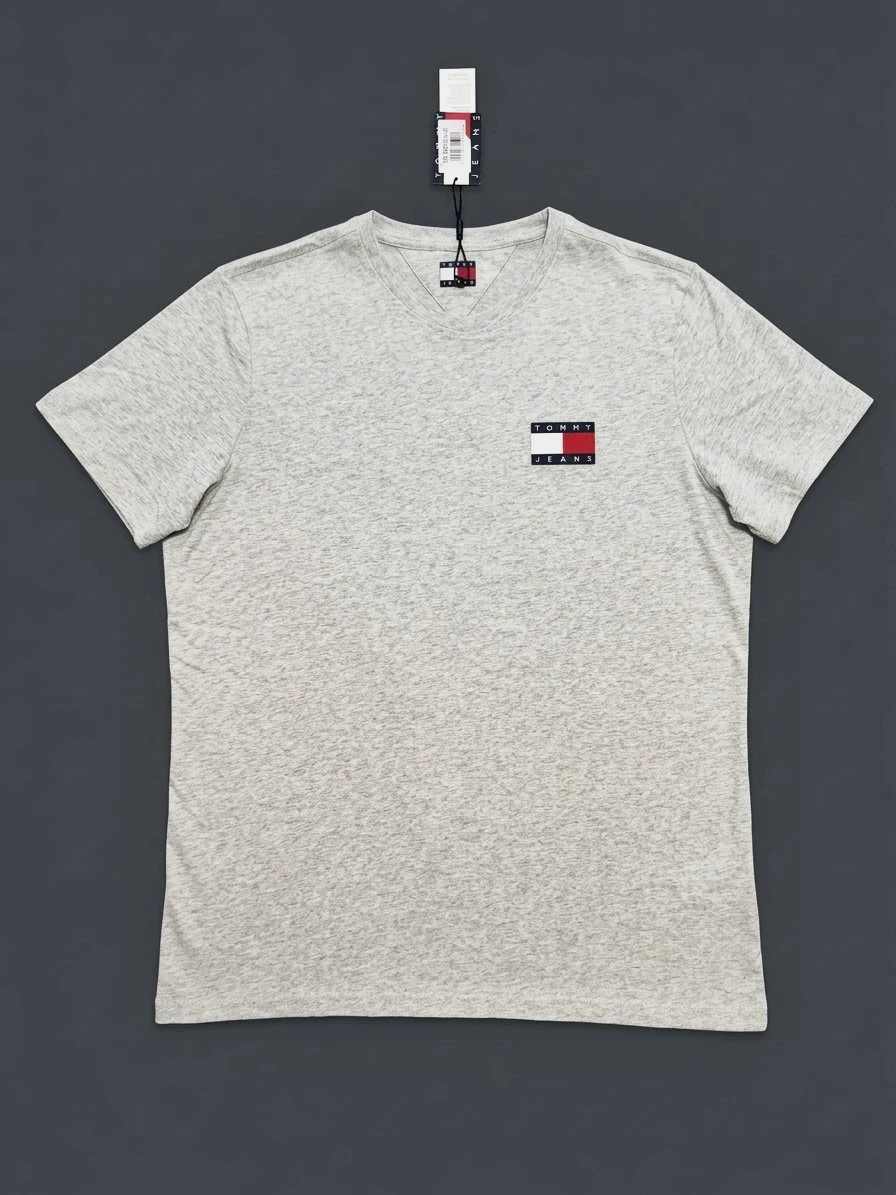 T-shirt Tommy Jeans gris clair à logo