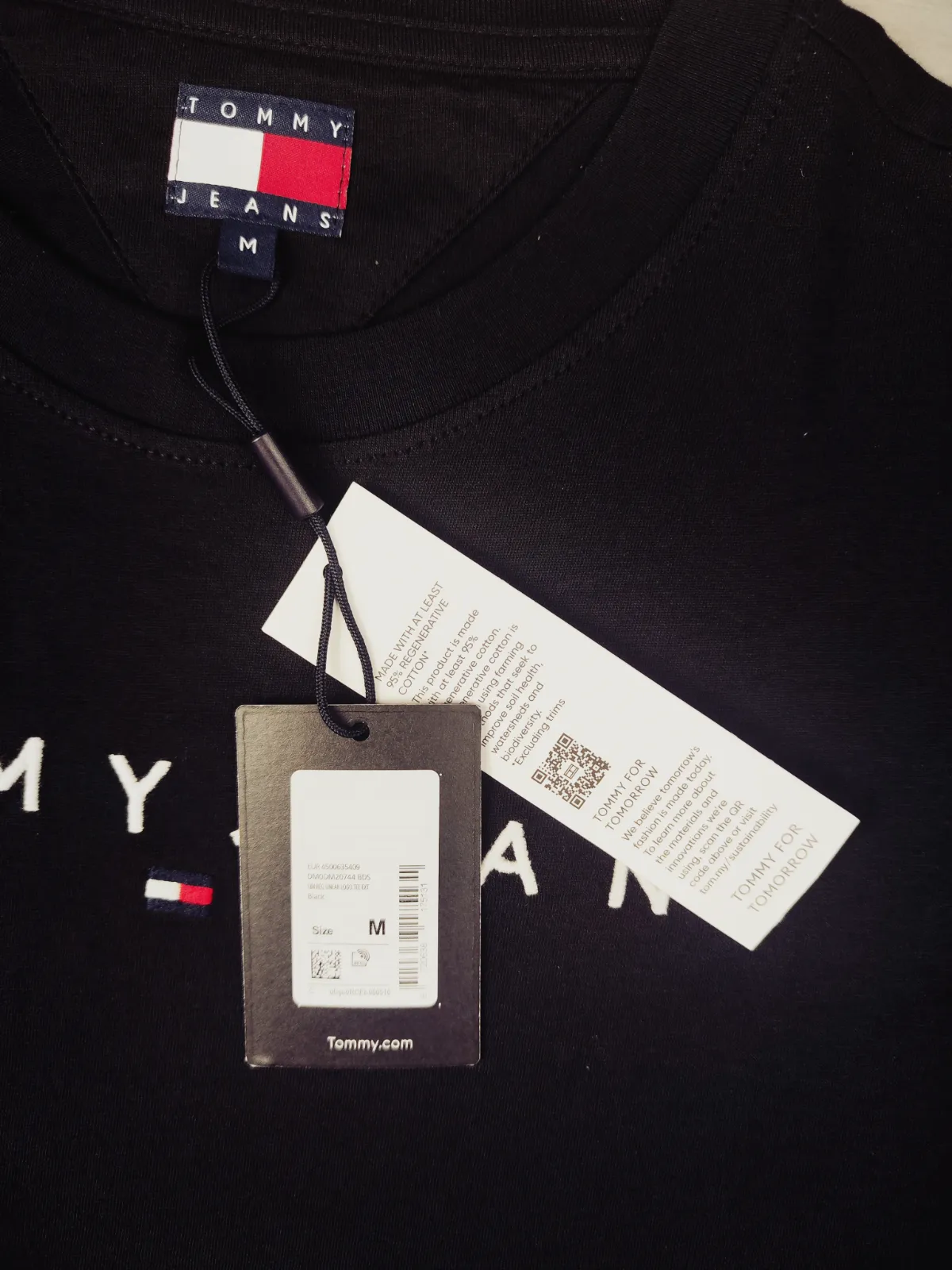 T-shirt Tommy Hilfiger noir brodé taille M – Tommy Hilfiger – taille M 3