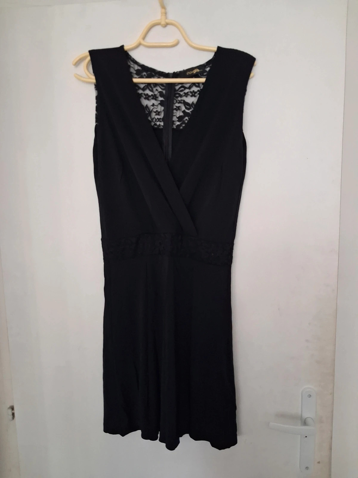 Petite robe noire en dentelle showgirls T3 / 40 (Prix Neuf 40€)