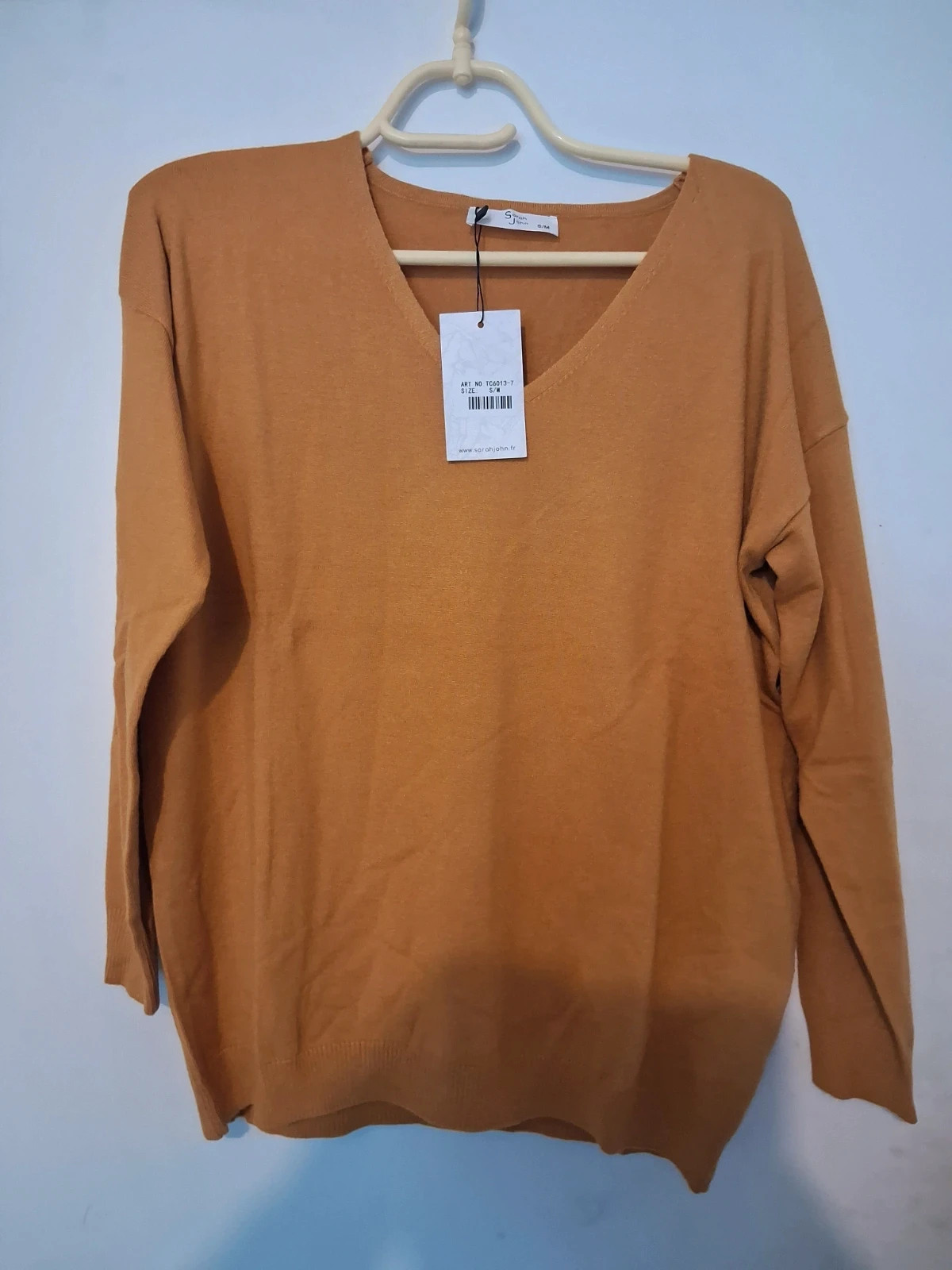Pull col V sarah JOHN Neuf avec étiquette S/M (Prix Neuf 32€)