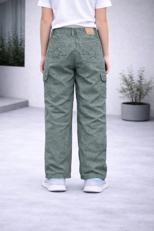 Pantalon cargo fille – Vert kaki à motifs🍀🍀 – Vertbaudet – taille 8 ans / 128 cm 2
