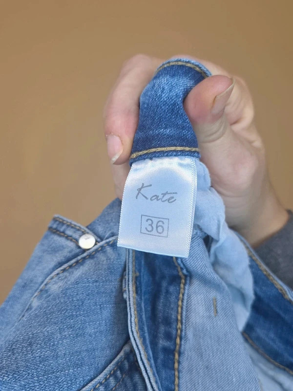 Jean bleu destroy patchwork – T36🍀🍀 – KATE – taille S / 36 / 8 5