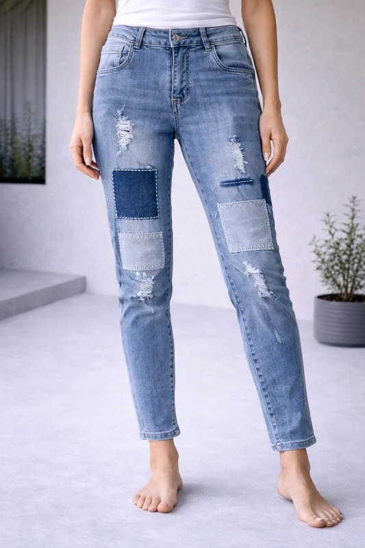 Jean bleu destroy patchwork – T36🍀🍀 – KATE – taille S / 36 / 8
