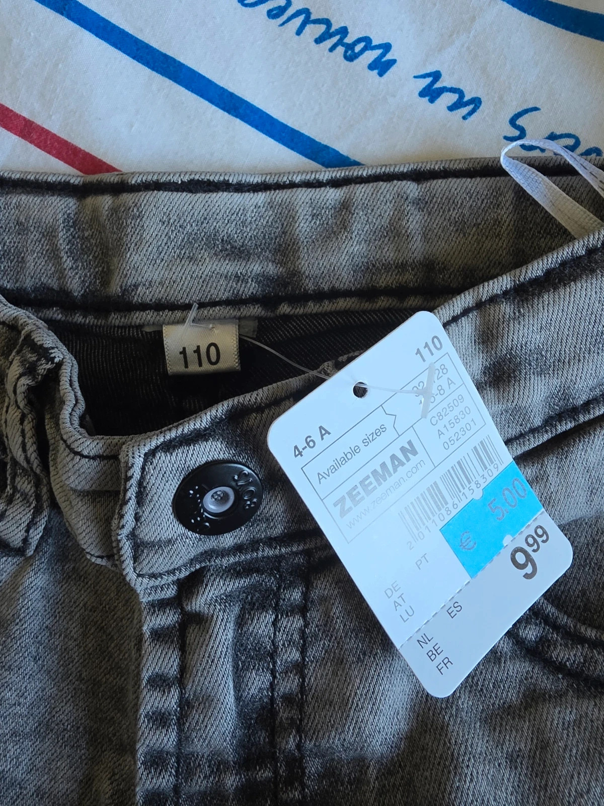 Short en jean gris clair – Zeeman – taille 5 ans / 110 cm 2