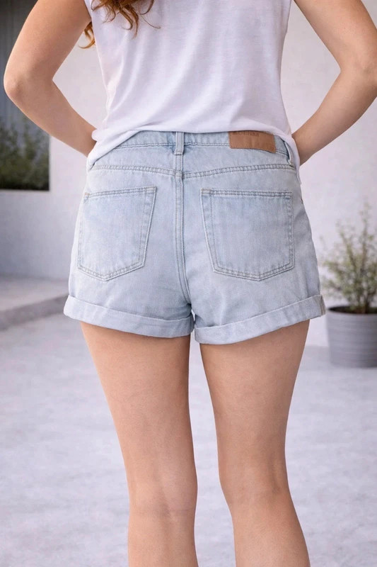 Short en jean clair – style casual été – Denim – taille XS / 34 / 6 3