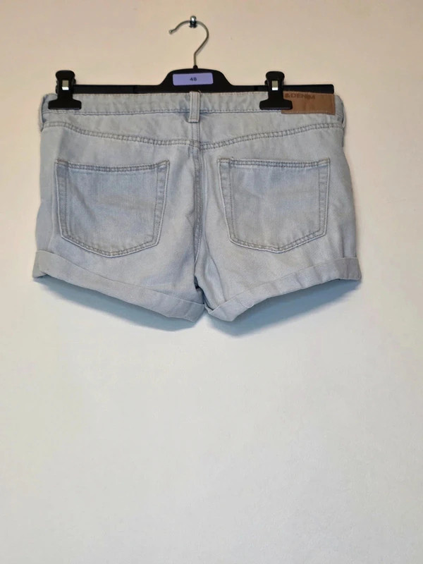 Short en jean clair – style casual été – Denim – taille XS / 34 / 6 5