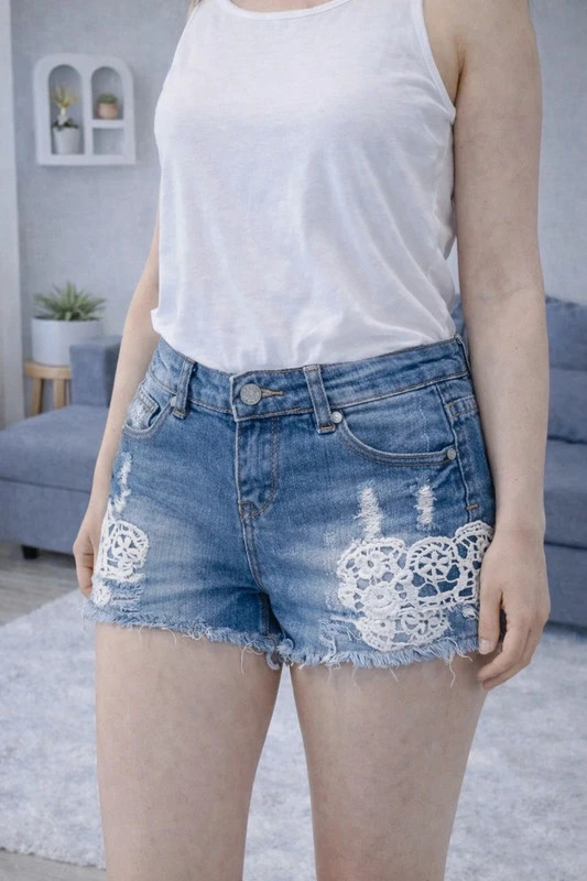 Short en jean femme dentelle🌸 – Jennyfer – taille XXS / 32 / 4 2