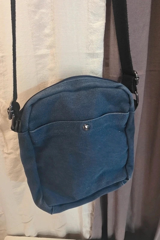 Sac à bandoulière bleu marine 5